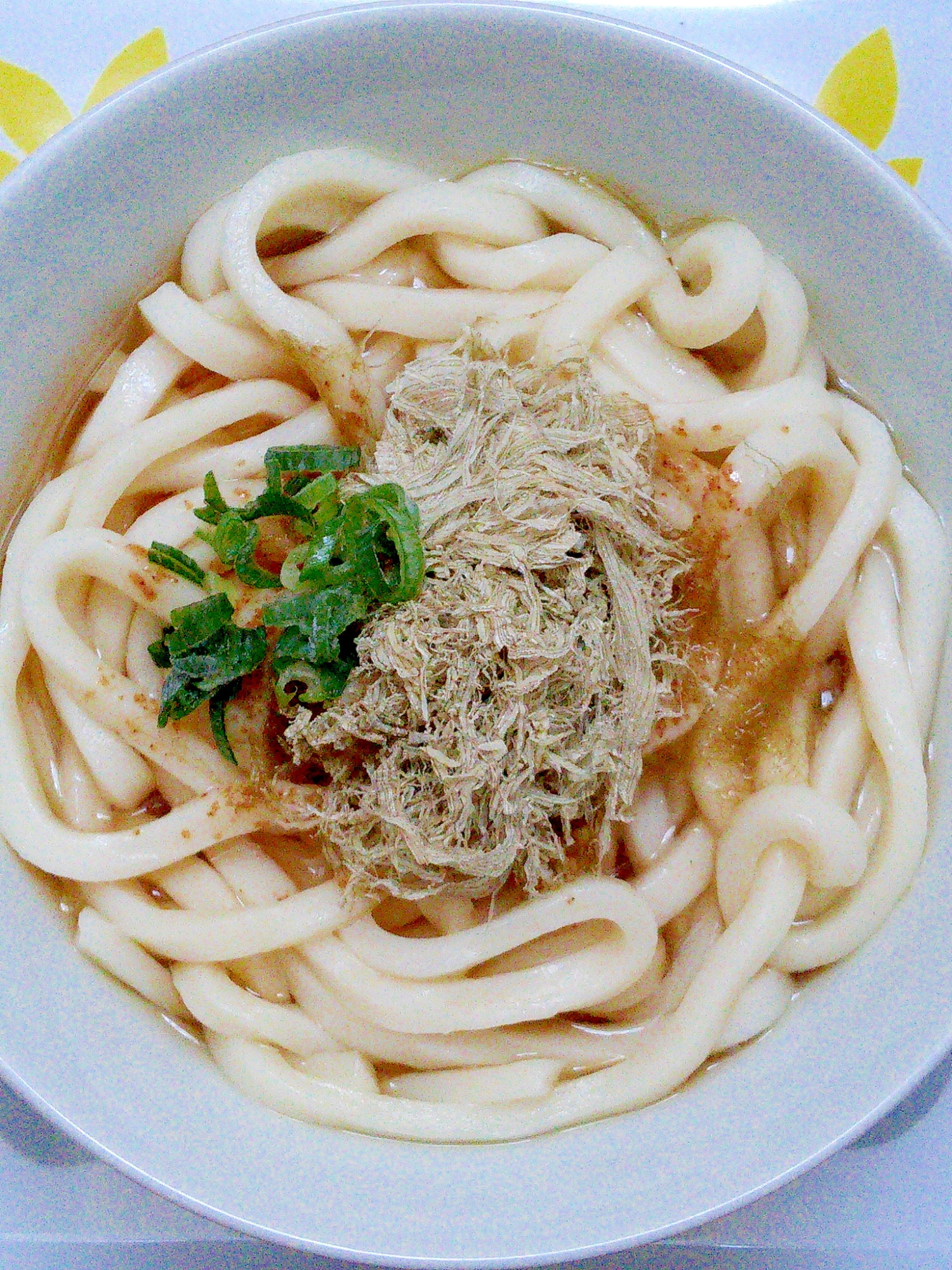 レンジで簡単☆とろろ昆布の焼きアゴだし香る☆うどん