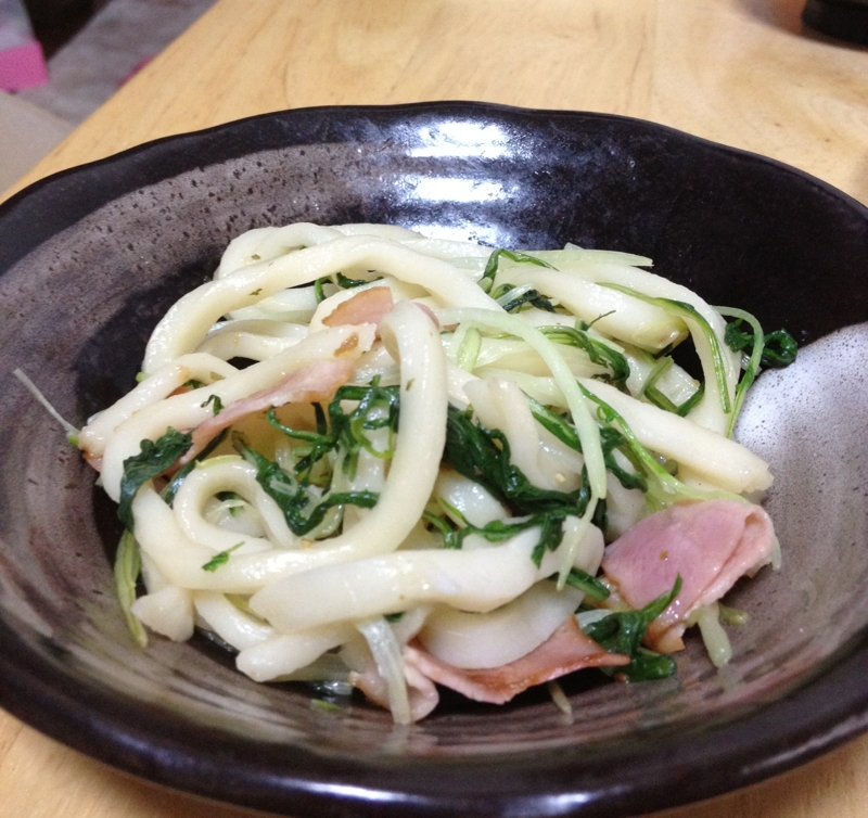 水菜とベーコンの焼うどん