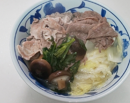 主人が春菊大好きなので、豚肉と牛肉でお鍋にしました☘️夕飯にいただきます✨
いつもありがとうございます(*^ーﾟ)