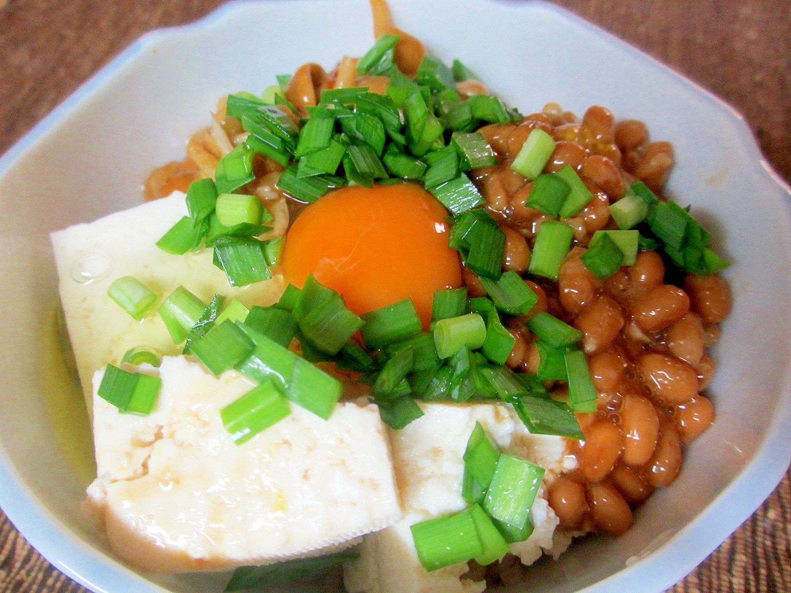 なめこ豆腐納豆卵かけご飯 レシピ・作り方 by mococo05|楽天レシピ なめこ豆腐納豆卵かけご飯 レシピ・作り方 by mococo05|楽天レシピ