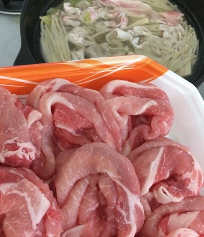 実は豚肉でしゃぶしゃぶ初体験でした♪