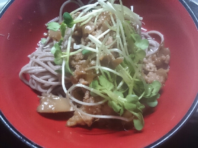 そぼろとかいわれ大根のお蕎麦