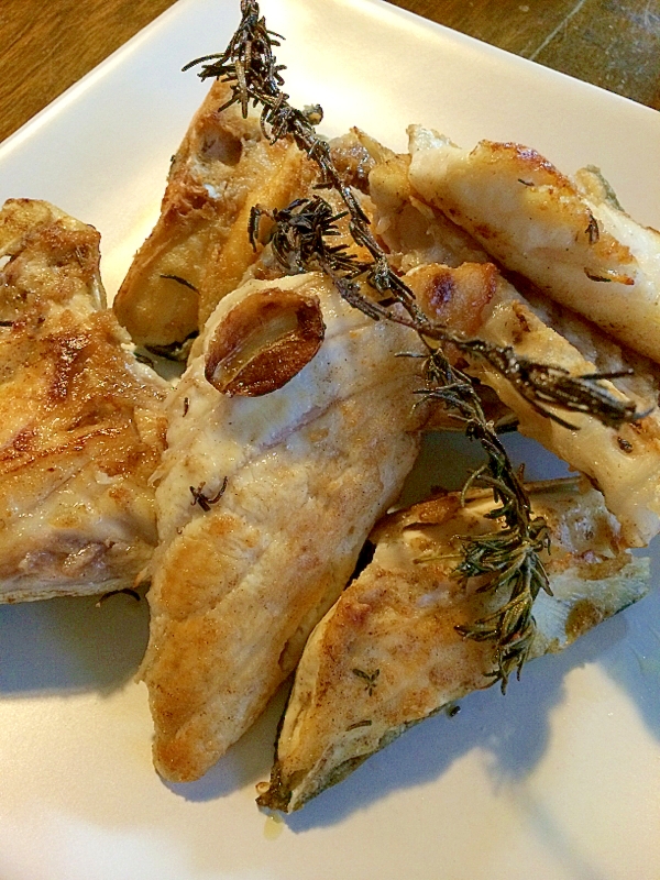 カンパチのカマ あら のローズマリー焼き レシピ 作り方 By きのこのみみ 楽天レシピ カンパチのカマ あら のローズマリー焼き レシピ 作り方 By きのこのみみ 楽天レシピ