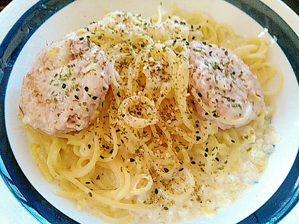 鶏つくねと玉ねぎのクリームパスタ