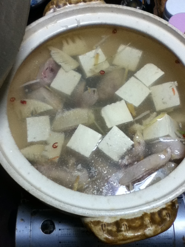 鶏と豆腐とたけのこの白だし鍋