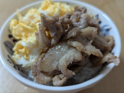 豚肉たまごにんにく丼