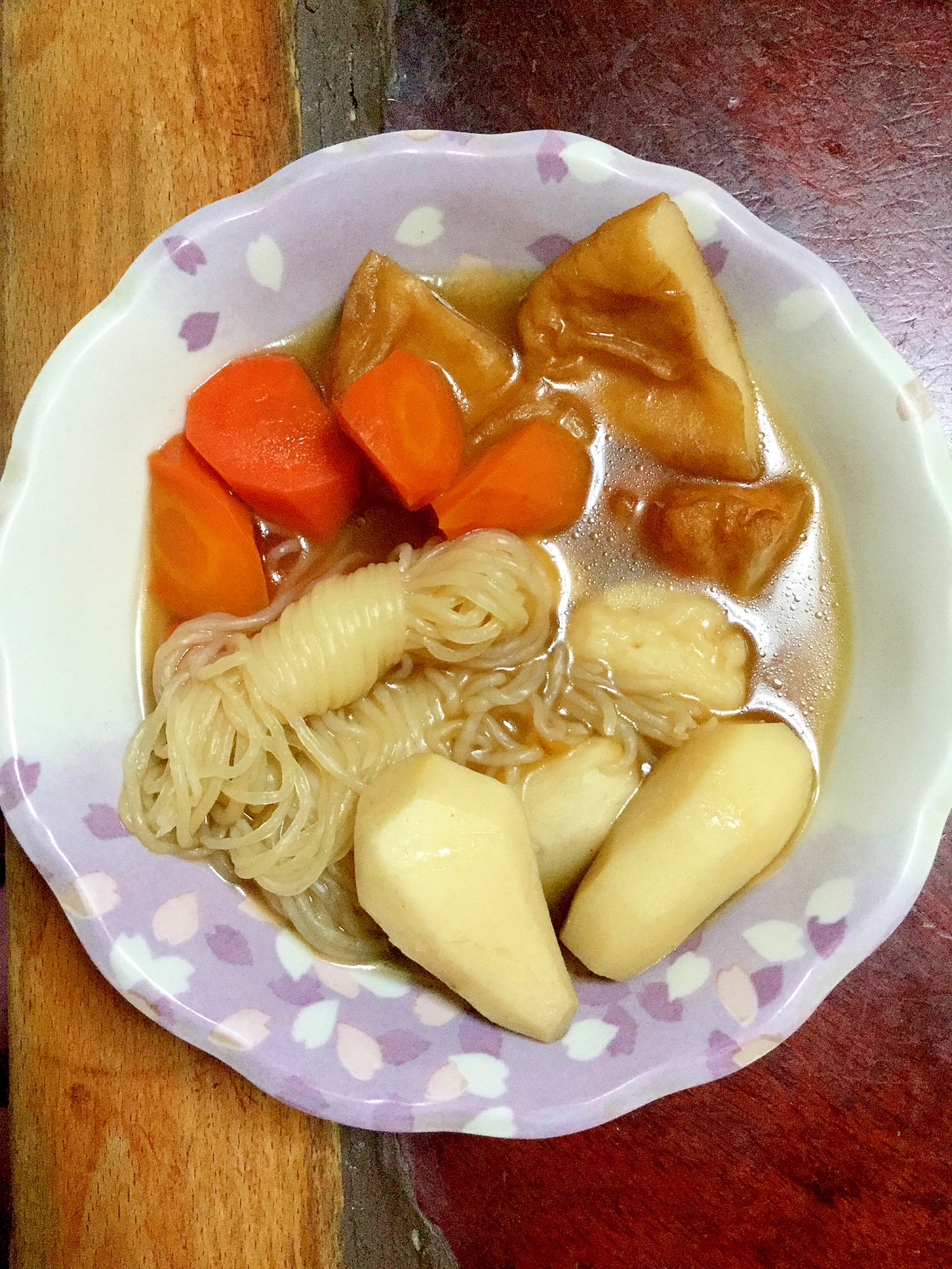 里芋とスジとさつま揚げの煮物。