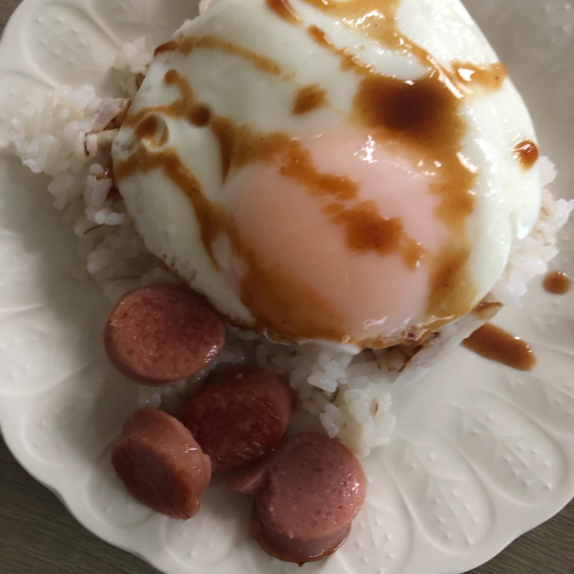 ウインナーと目玉焼き