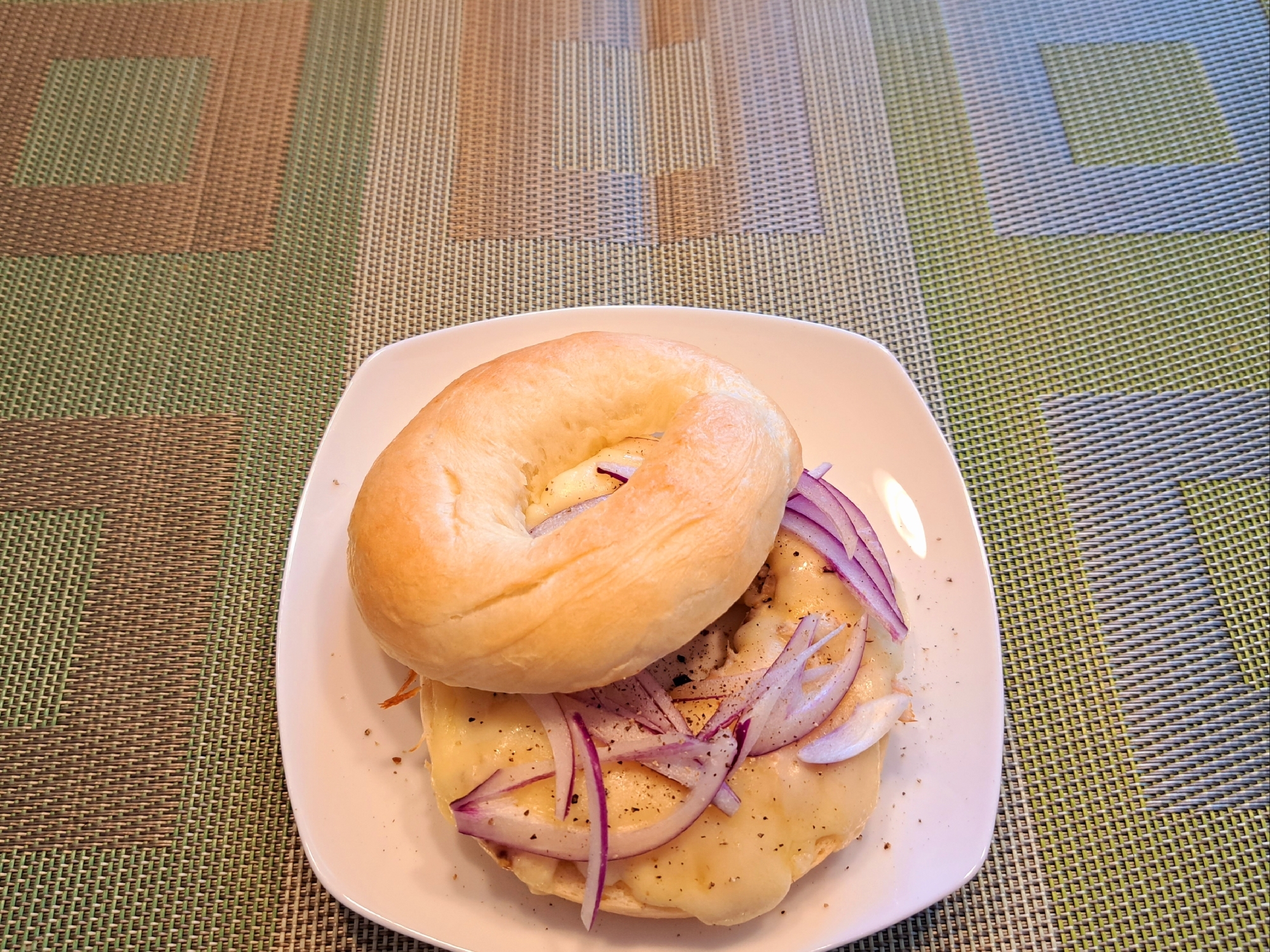 とろ～り！ツナに とろけるチーズのベーグルサンド