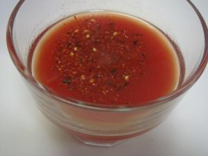 トマトジュースが冷製スープに！ゆず七味加えるだけ