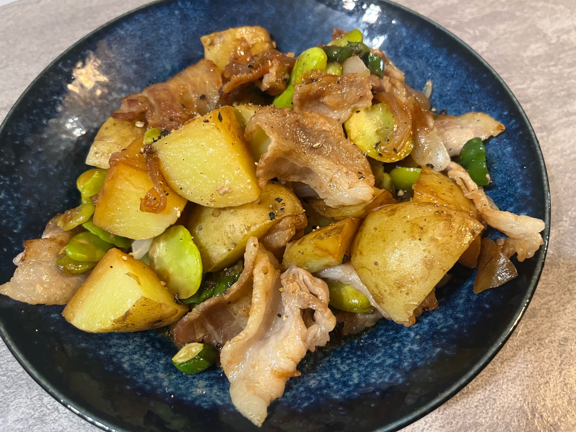 そら豆とじゃがいものイベリコ豚炒め