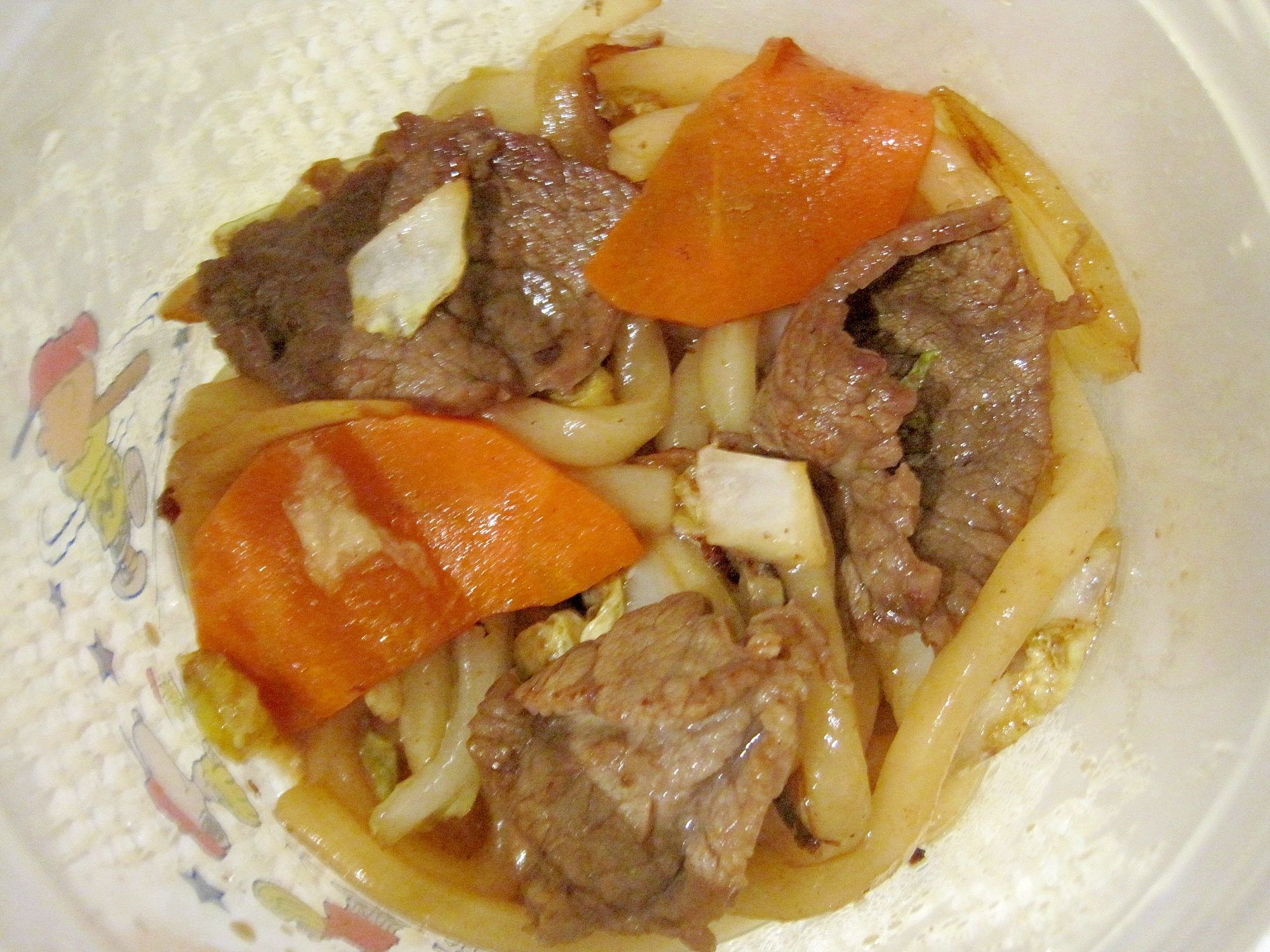 牛肉と白菜と人参の焼きうどん