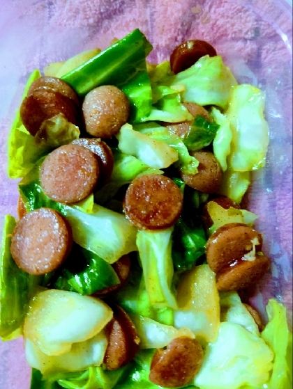 簡単節約！ウインナーとキャベツのガリバタ炒め