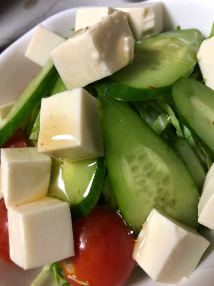 お豆腐と野菜‼︎
栄養バランスよく食べられるのがうれしいです♡
