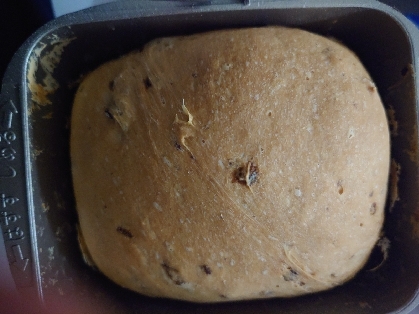 ホームベーカリーで作る⭐黒糖レーズン食パン