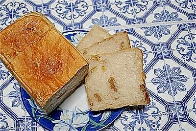 もっちりクルミ食パン　高加水パン
