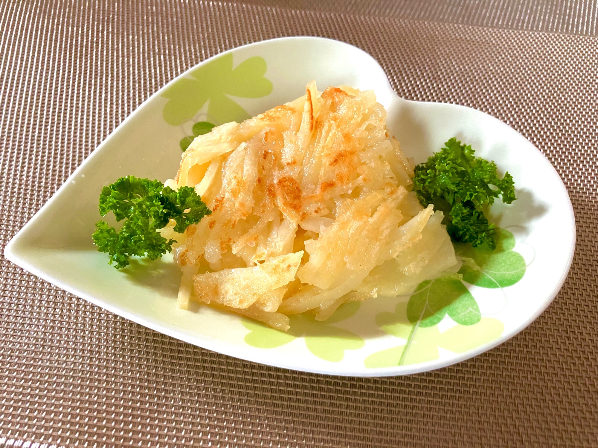 子どもも大人も大好き❤️細切りじゃがいものマヨ焼き