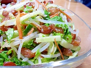 カリカリウインナーと塩麹で簡単☆タップリ野菜サラダ
