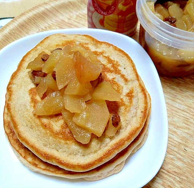 林檎とレーズンの甘煮のせチョコバナナホットケーキ