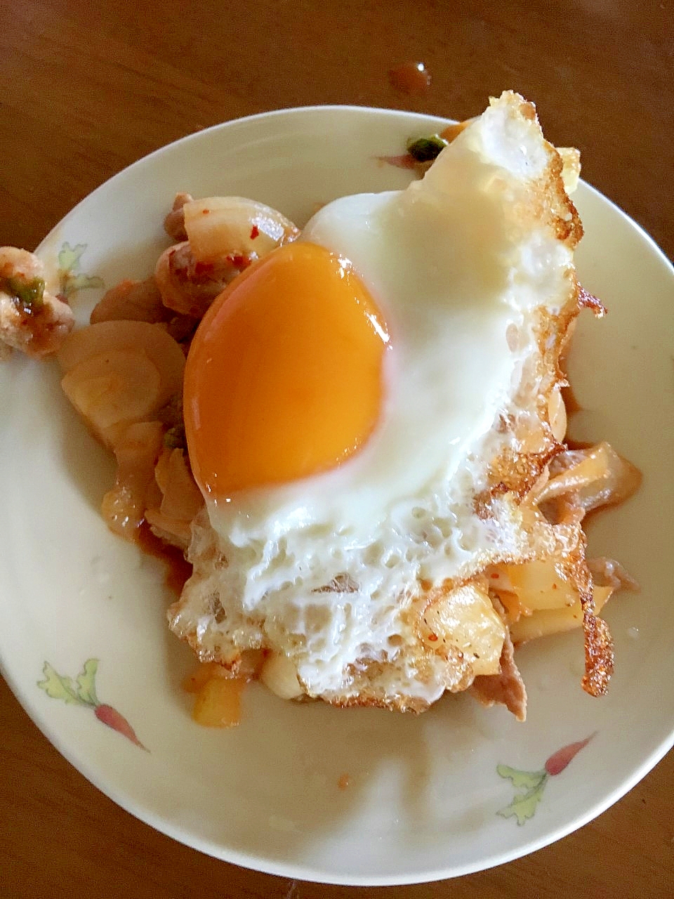 目玉焼き乗せ豚キムチ