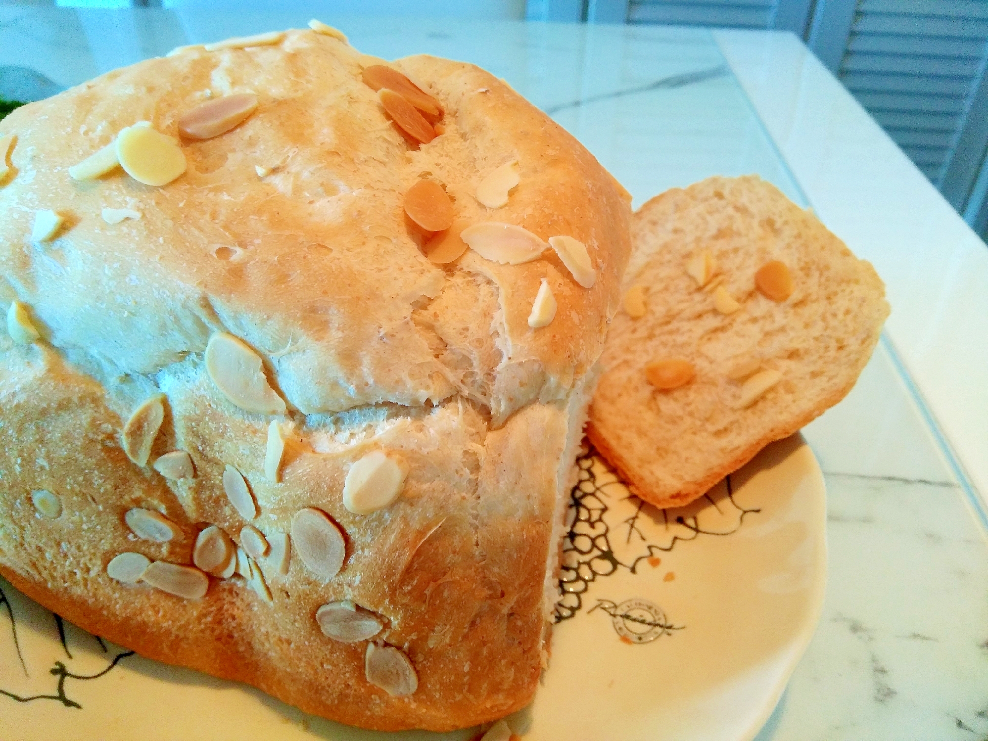 シロカhbでアーモンドチアシードパン レシピ 作り方 By パリブリオッシュ 楽天レシピ