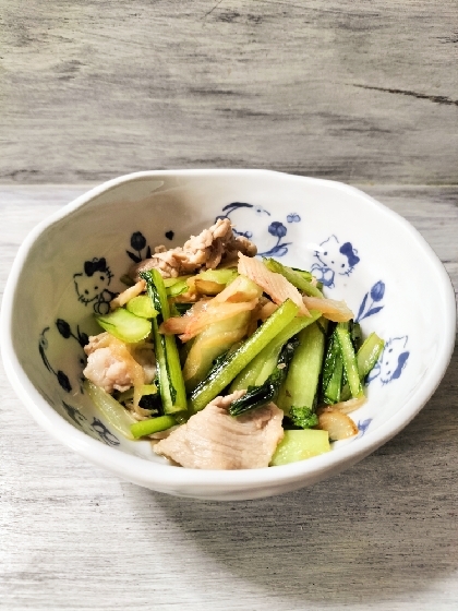 豚肉と小松菜とカニカマの炒め物:..｡o♬*ﾟ