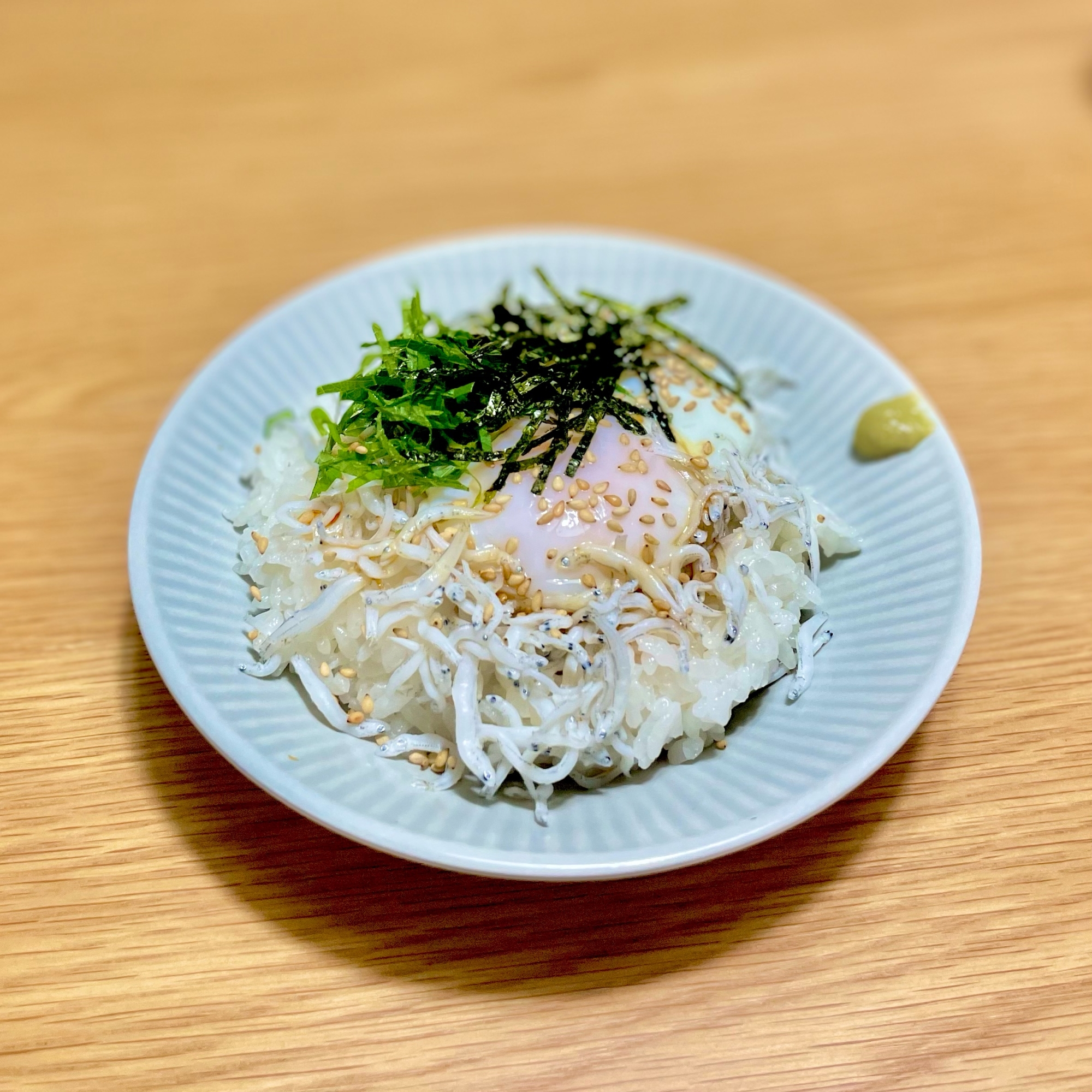 温玉しらす丼