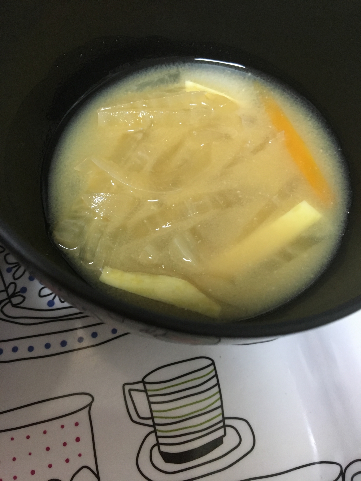 おやつ芋と大根と新玉葱のお味噌汁(^○^)