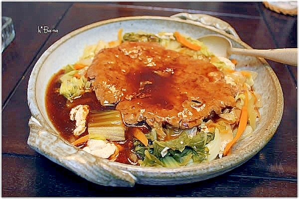 蒸し野菜とぺらぺらハンバーグ