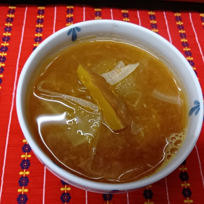 かぼちゃとじゃがいもの味噌汁