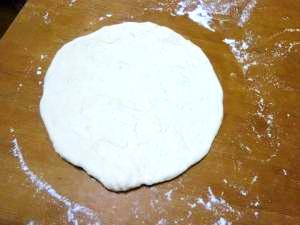 ナポリ風のもちもち食感・低温発酵のピザ生地