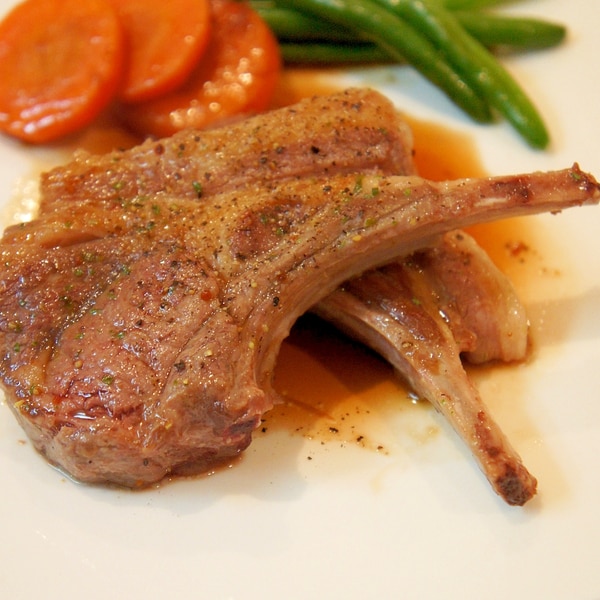 骨付きラム肉のステーキ ガーリックソース添え レシピ 作り方 By すたーびんぐ 楽天レシピ 骨付きラム肉のステーキ ガーリックソース添え レシピ 作り方 By すたーびんぐ 楽天レシピ