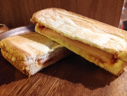 お手軽ホットサンド(マヨハムチーズ)