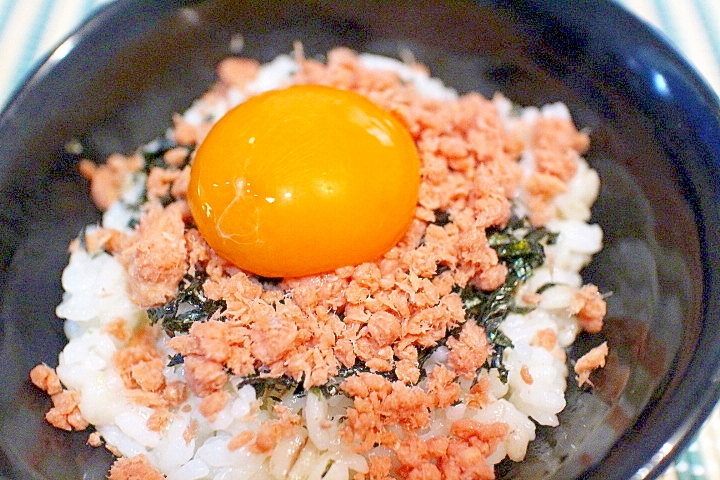 簡単 夜食にピッタリ 卵黄で満足感を出したミニ丼 レシピ 作り方 By Seika A 楽天レシピ