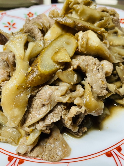 もずく消費の任務完了で、欲望のままに肉祭りです(￣∀￣) ごぼうとごまのいい香り♪牛の旨味に箸止まらず、いつも豚だから贅沢感☆レシピ感謝です(๑˃̵ᴗ˂̵)旨っ