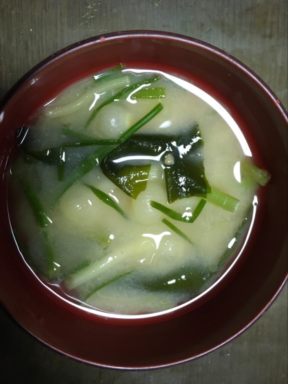 春の味♪野蒜とワカメのお味噌汁♪