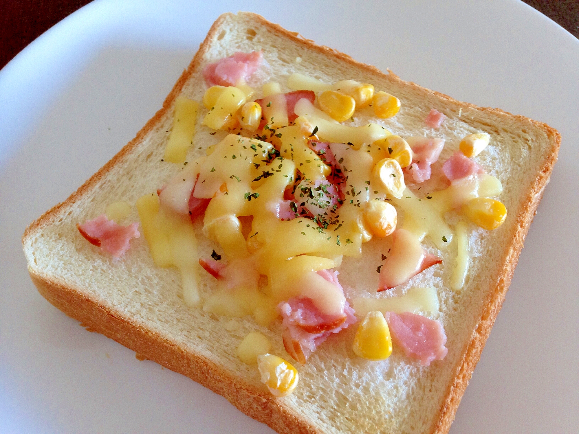 朝食に☆ハムとコーンのチーズトースト