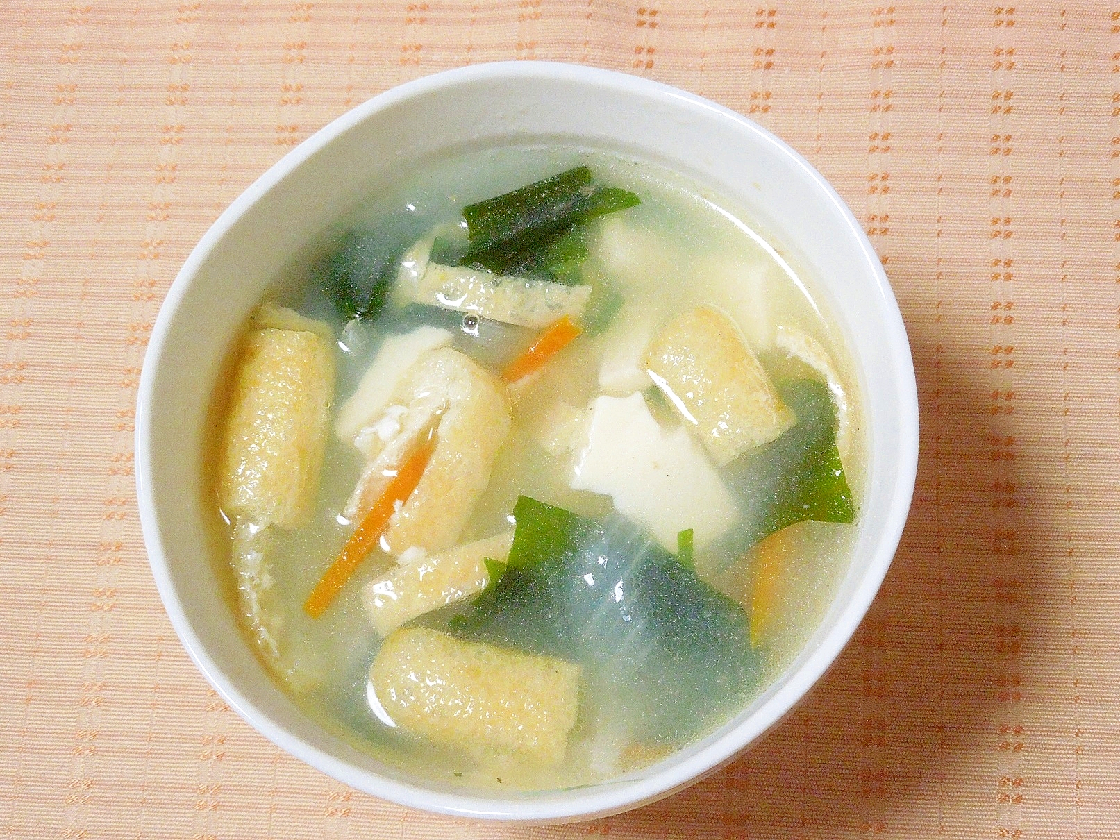 鶏むね肉と絹豆腐の生姜シャンタンスープ