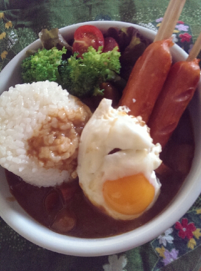 おうちカフェ♪レトルトカレーでランチ風