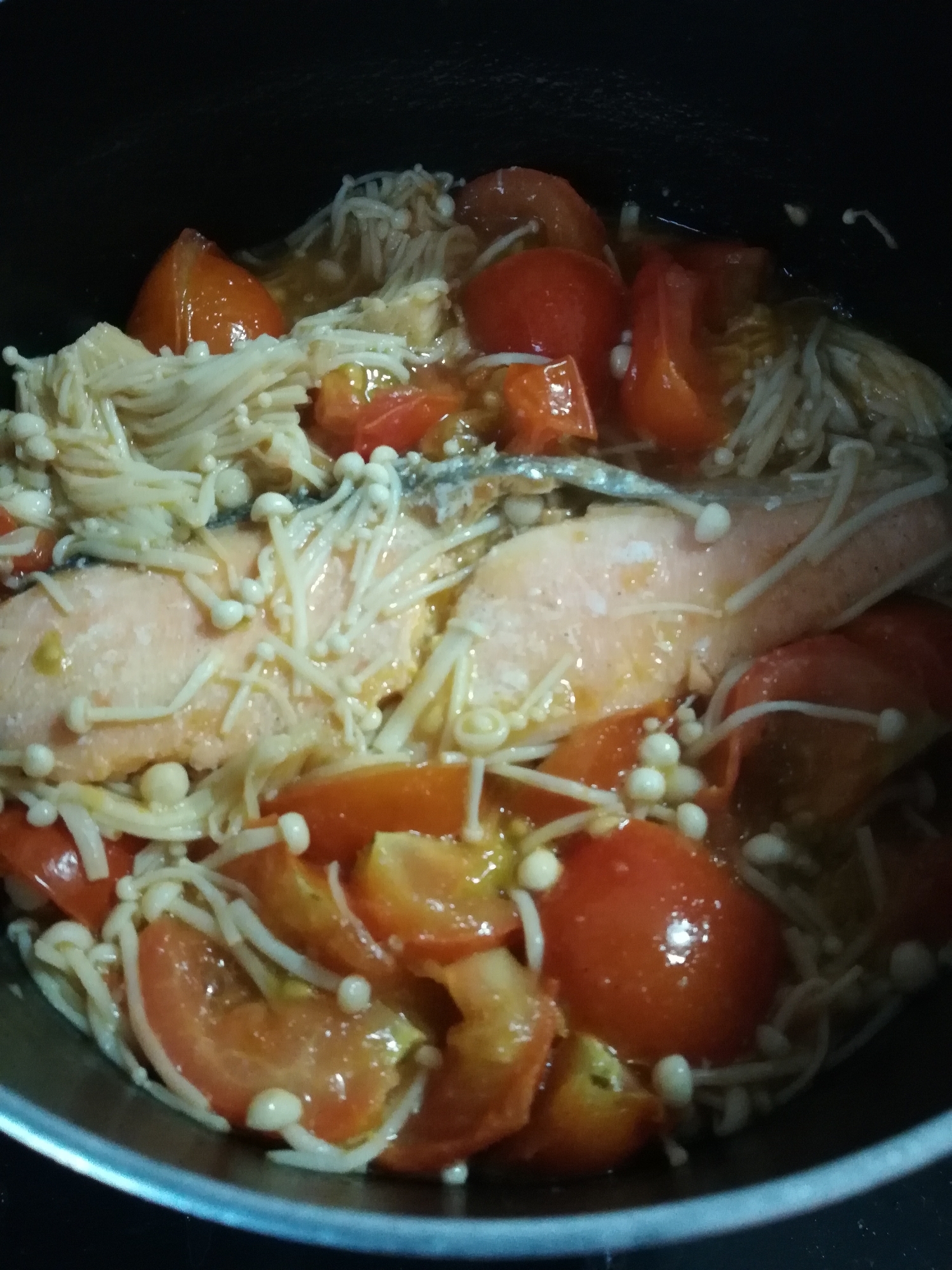 鮭とえのきのトマト煮