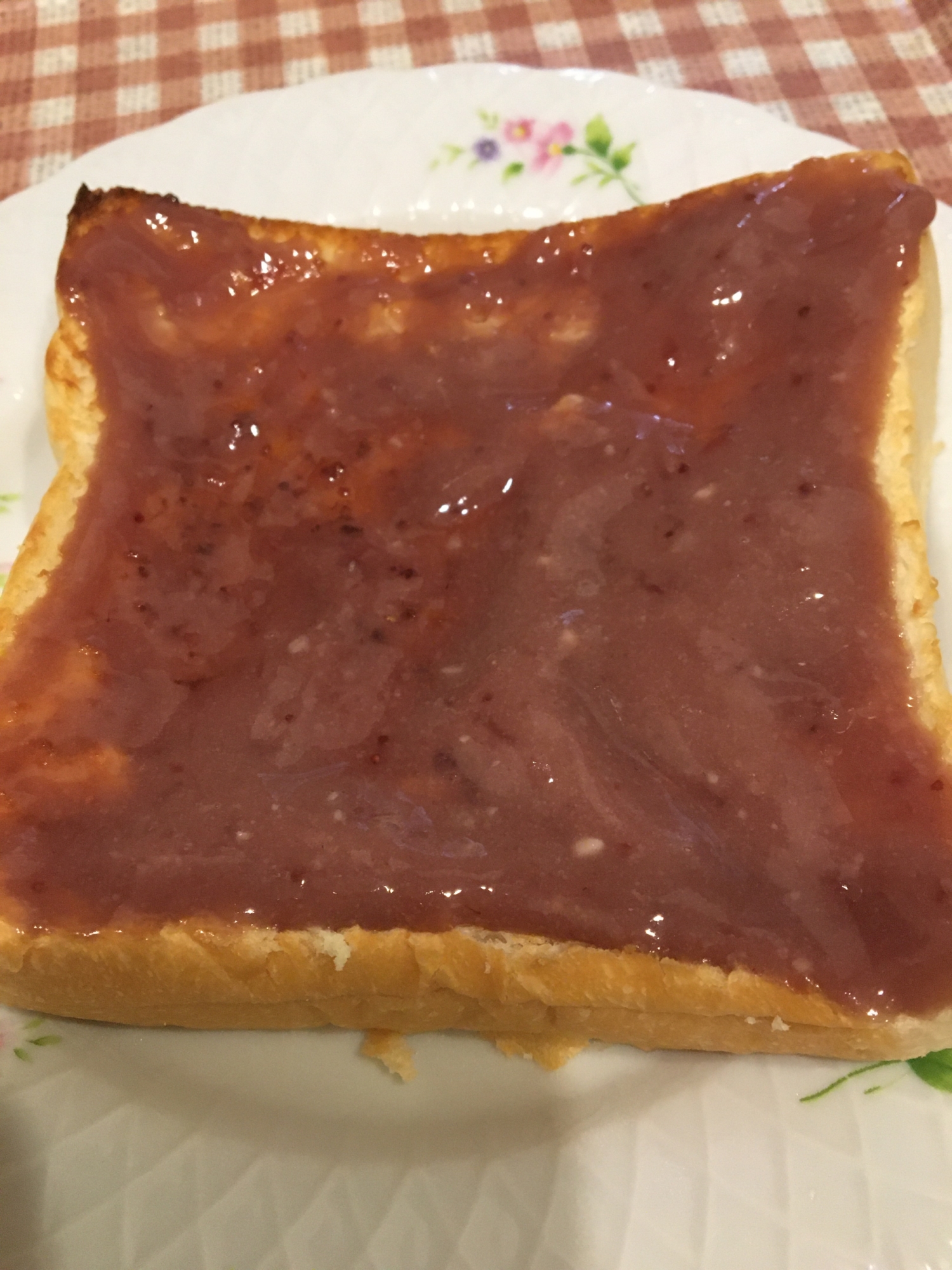 あんこと苺のクリームチーズトースト
