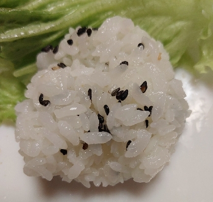 ツナマヨごまおにぎり