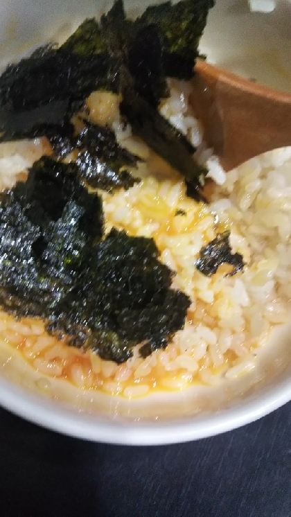 鰹節と韓国海苔の卵かけご飯