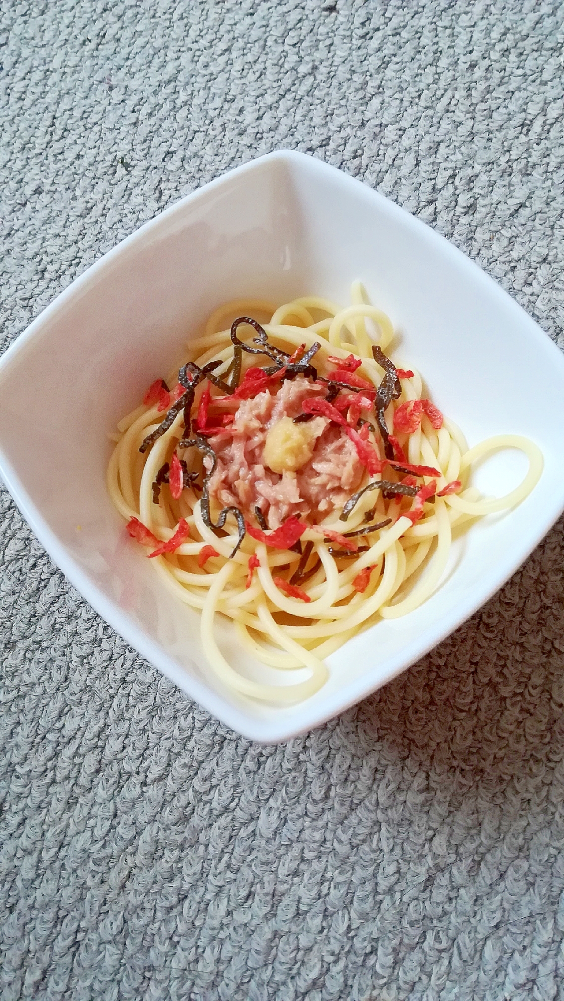 ツナと塩昆布と生姜と干し小エビのパスタ