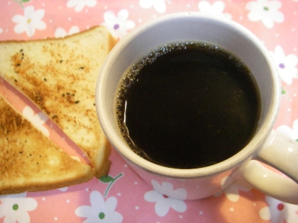 塩コーちゃんはトーストのお供に♪♪なんかホッとするわ～こちらもうまごちさまっ❤