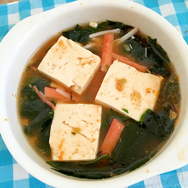 豆腐とわかめとカニカマのチゲスープ♡