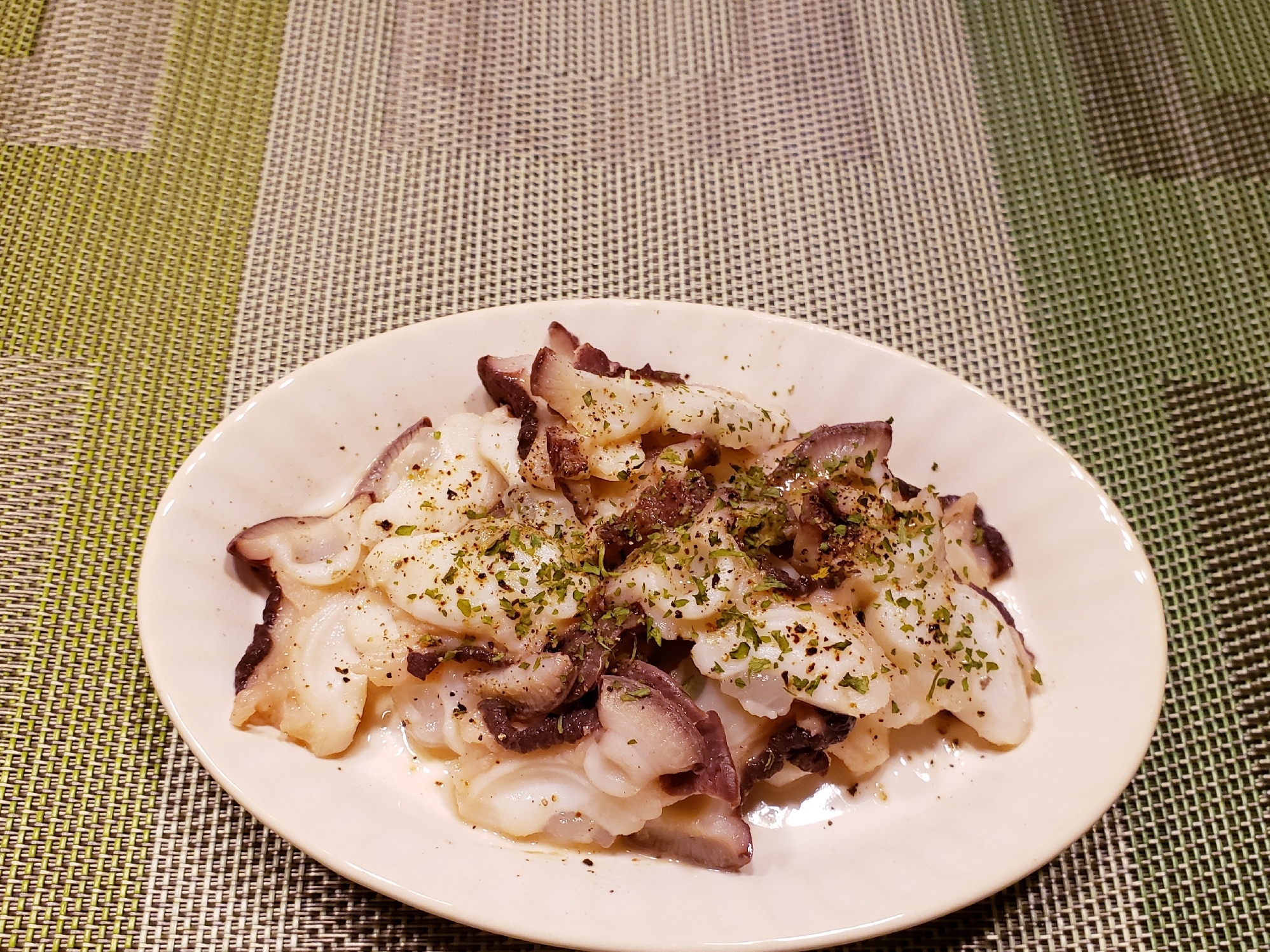 おつまみに！たこ のアンチョビバターあえ