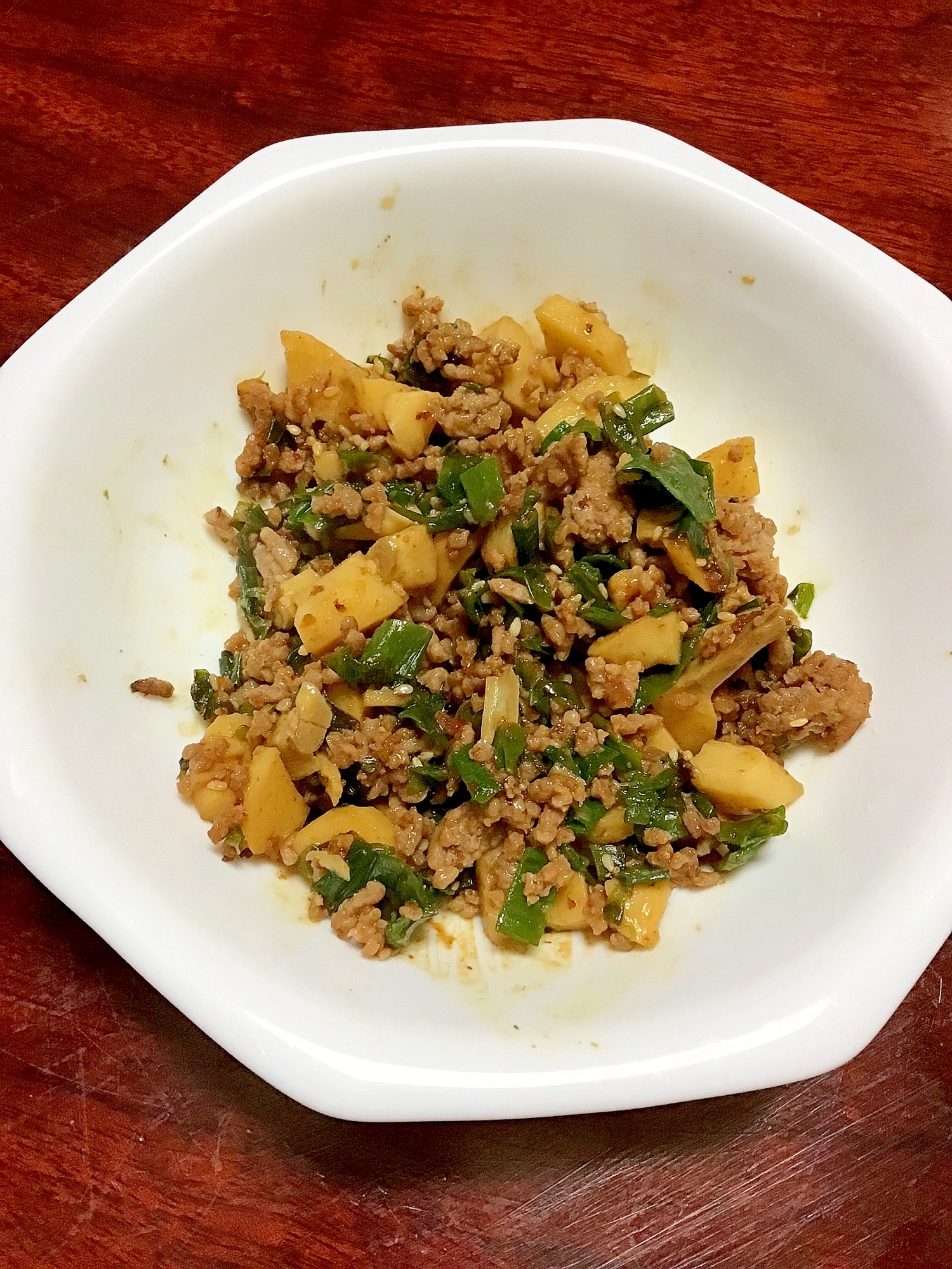 くわいとネギの青い部分の豚そぼろ。