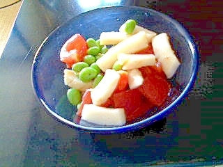 トマトと枝豆とイカの和え物