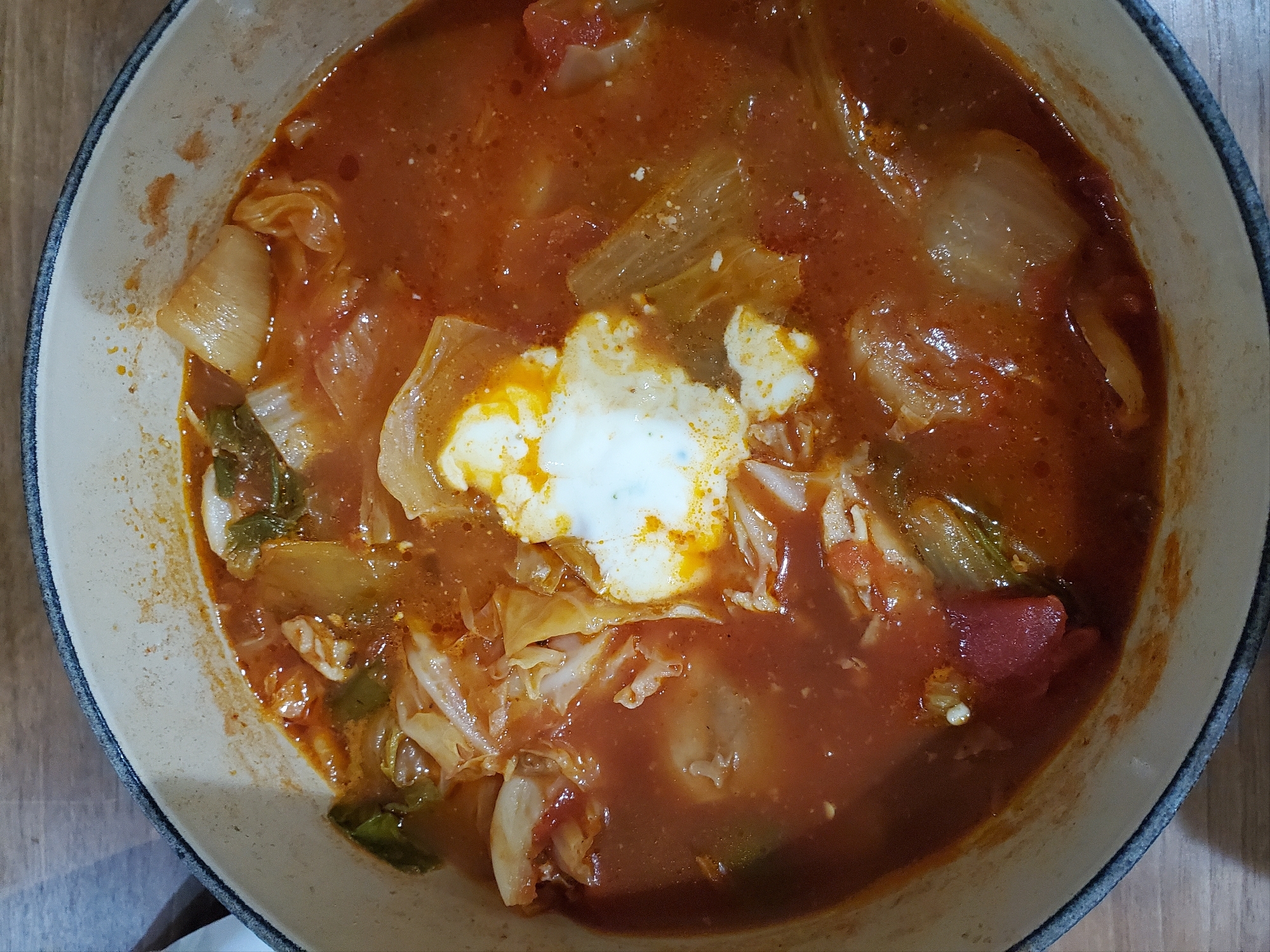 チンゲン菜　鶏肉のトマト煮込み